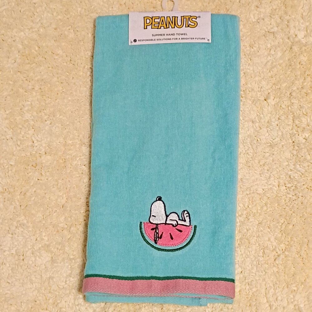 NWT ~ Officially Licensed Peanuts Snoopy Summer Themed Decorative Hand Towel